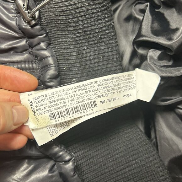 Basics of The TRF Collection Women’s Black puffer vest Size large - Picture 8 of 10